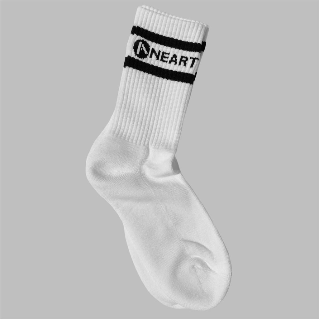 Soft cotton crew socks in white – breathable and cushioned