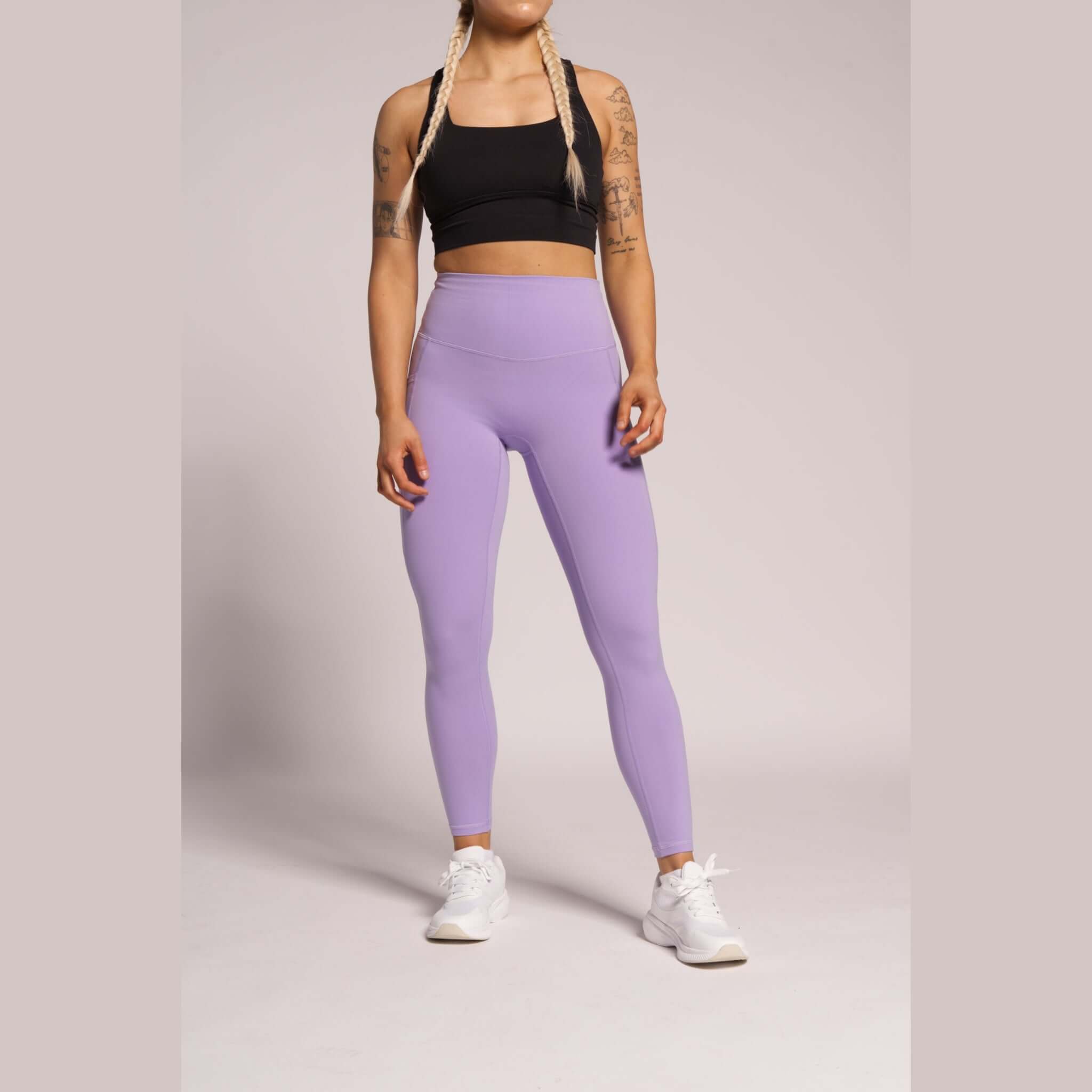 Lilac high-waisted leggings with side pockets – front view