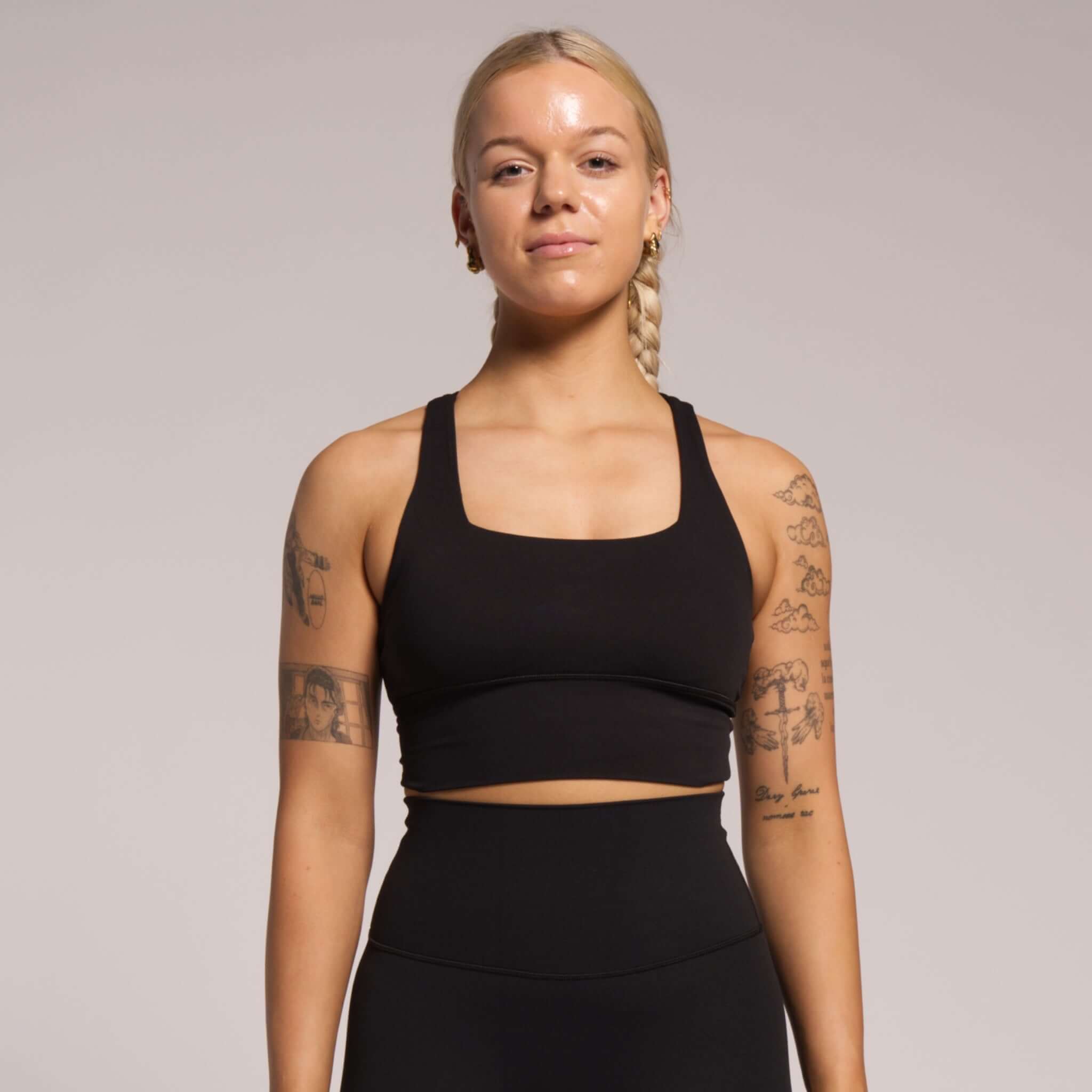 Black medium support sports bra for women – front view