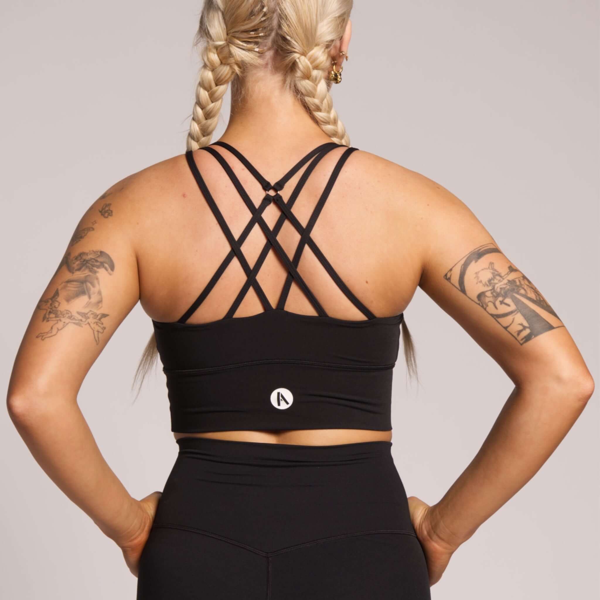 Timeless Black SkinHug bra – breathable gym bra