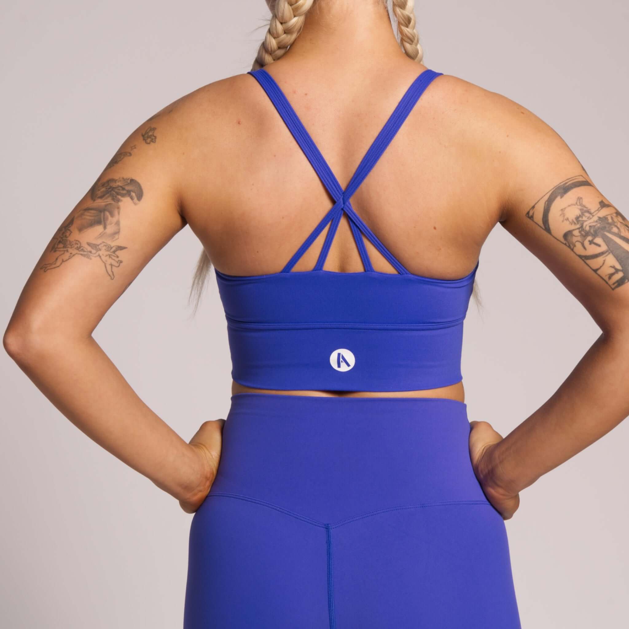 SkinHug sports bra in blue – stylish and supportive